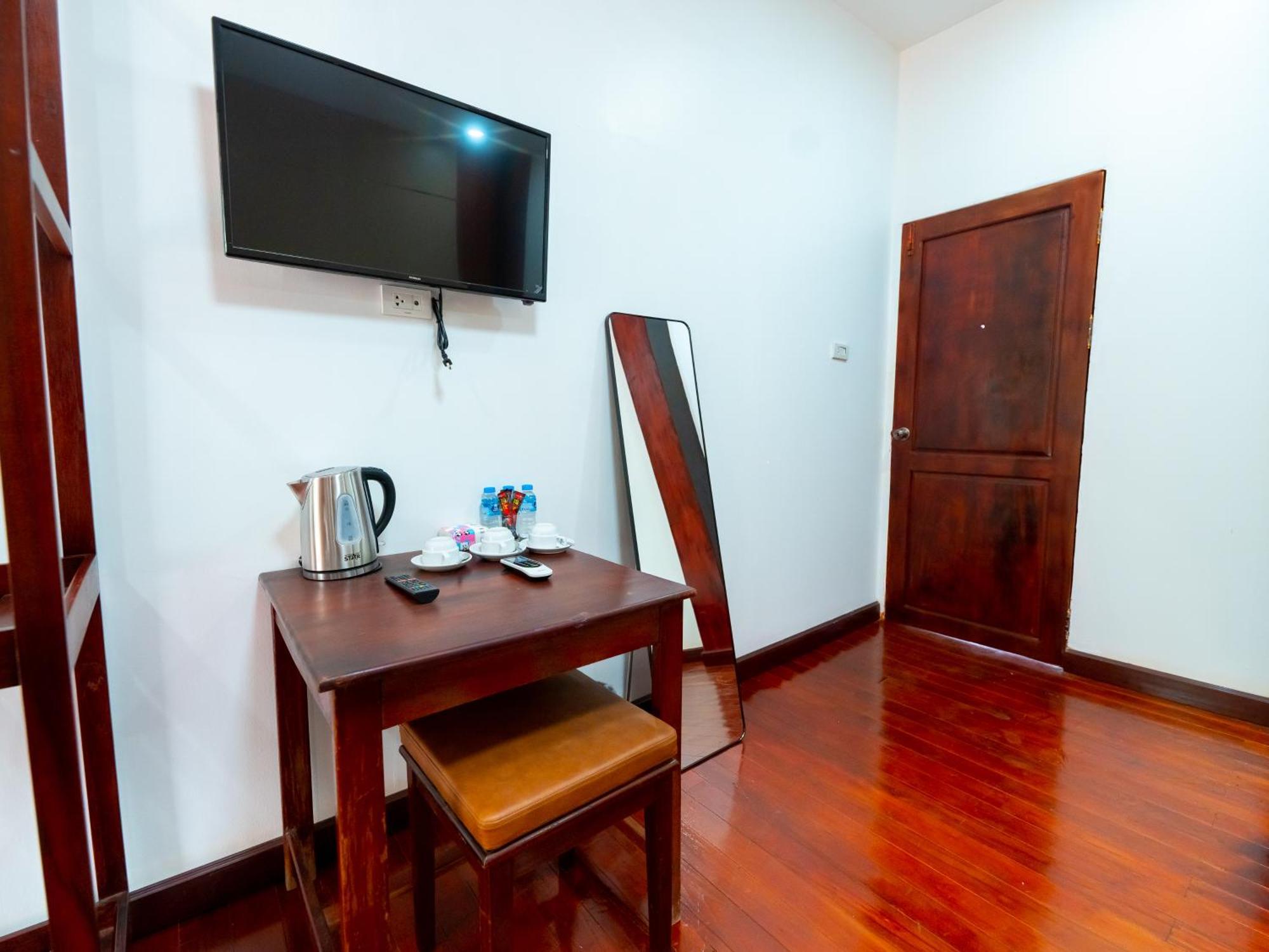 Vientiane Ruby Villa Hotel ภายนอก รูปภาพ